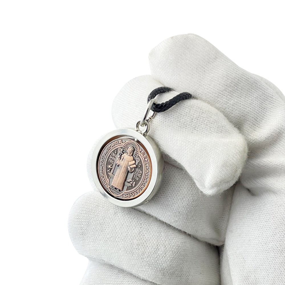 Jewelry & Watches Sp Z Oo Janów Lubelski - Nouveau collier médaille Saint Benoît, pendentif