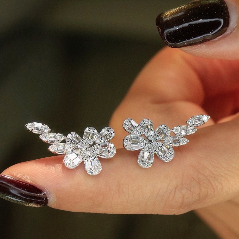 Aazuo – bijoux fins en or blan - Diamond Stud Earrings avis et prix