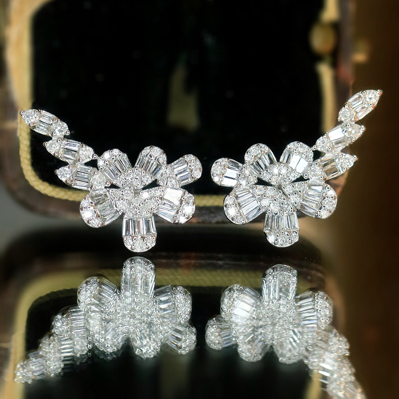 Aazuo – bijoux fins en or blan - Diamond Stud Earrings avis et prix