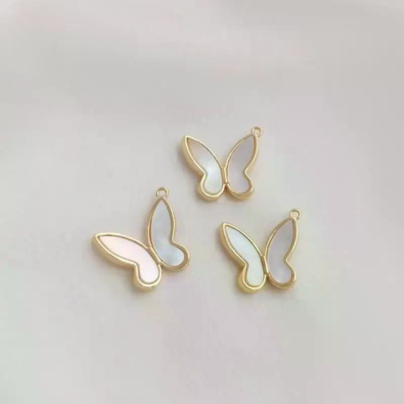 Pendentif papillon en nacre na - Butterfly Pendant Necklace avis et prix