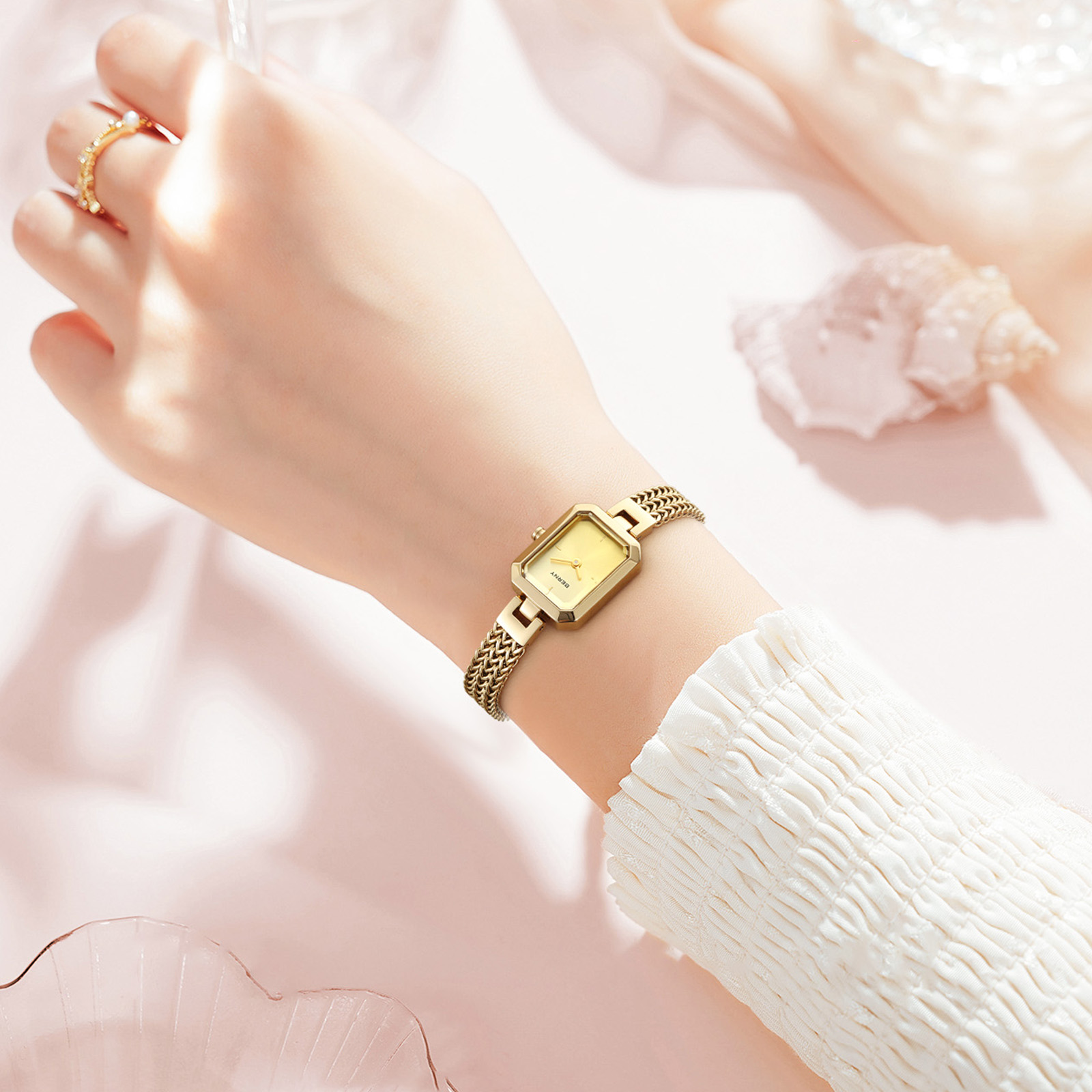 BERNY-Mini montre carrée en or - Mystery Jewelry Jar Watches avis et prix