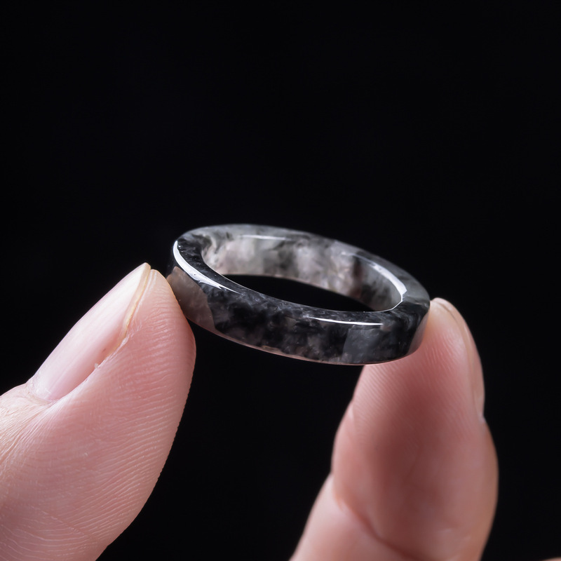 Bague en jadéite noire de Birm - Jewelry & Watches Sp Z Oo Janów Lubelski avis et prix